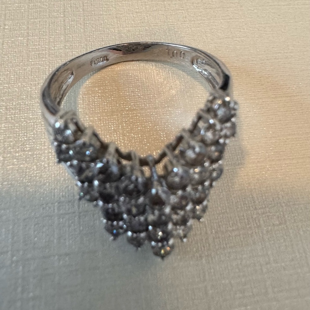 V-Ring 1 Carat Clustered NATURAL DIAMOND in Platinum 900 Setting 5 grams - Picture 3 of 5